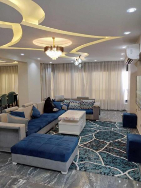 شقة مفروشة للايجار بالمهندسين بمسبح داخلي بجامعة الدول العربية